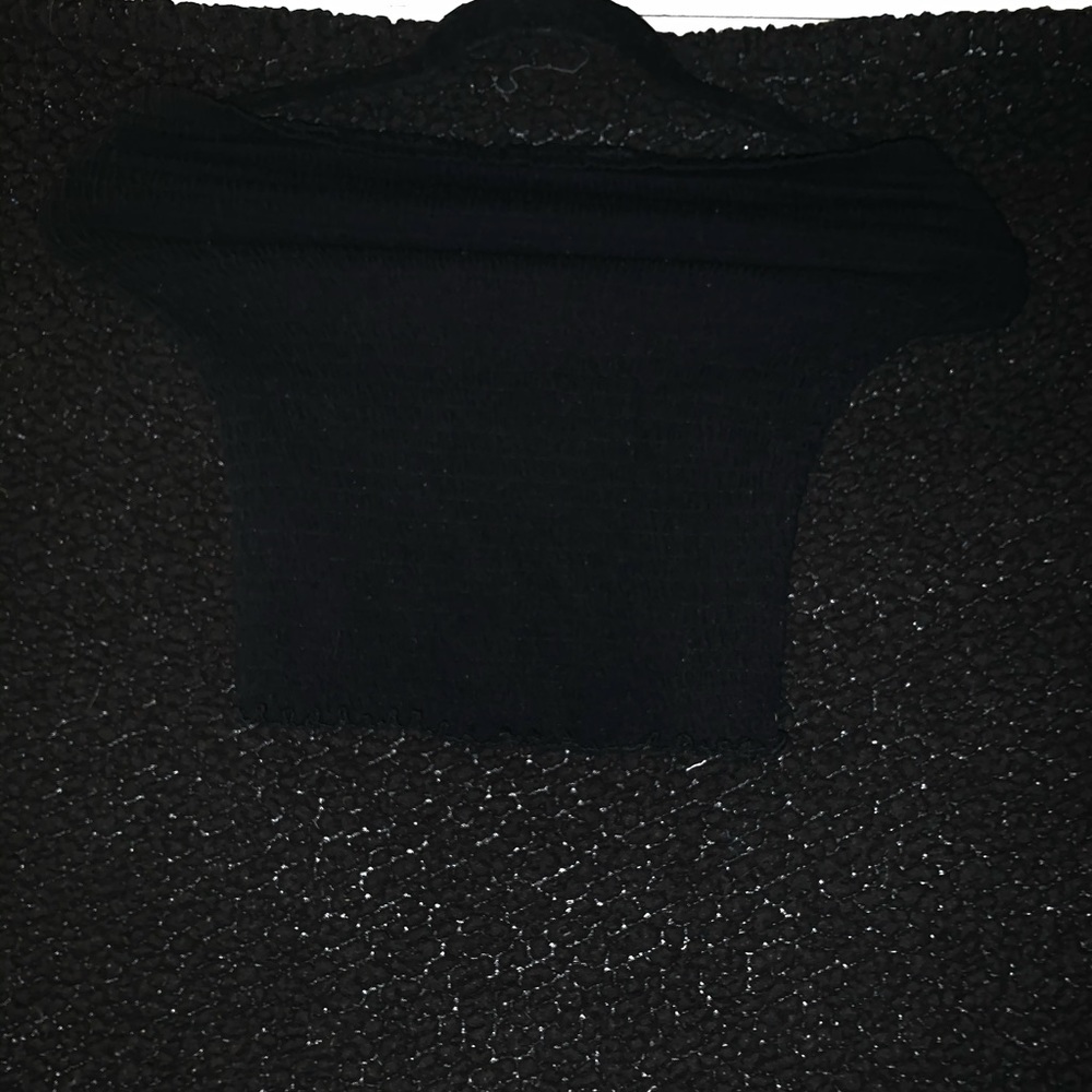 Sleeveless Black Cropped